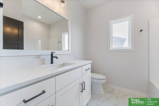 5516 N 212th Avenue, Elkhorn, NE 68022