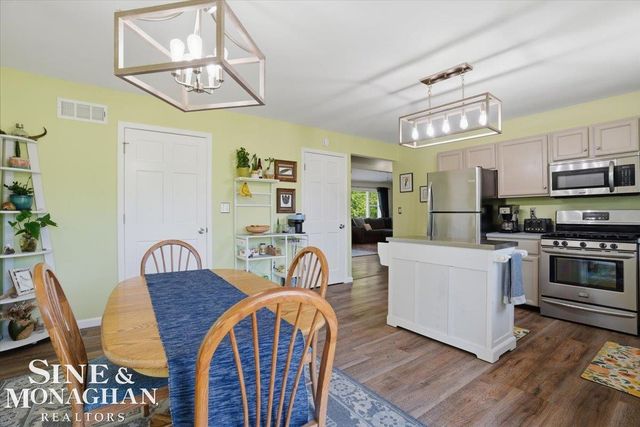 9201 Lambs Road, Wales, MI 48027