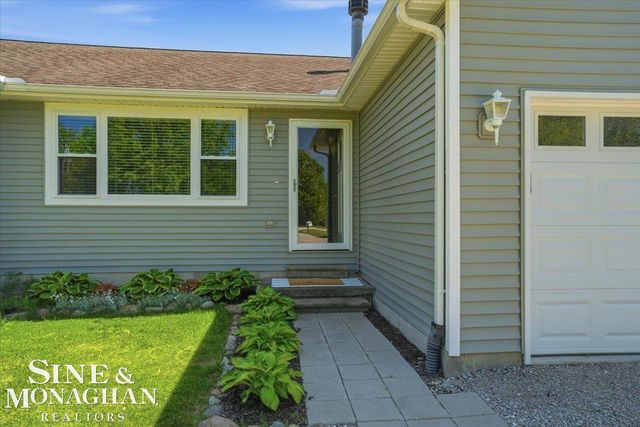 9201 Lambs Road, Wales, MI 48027
