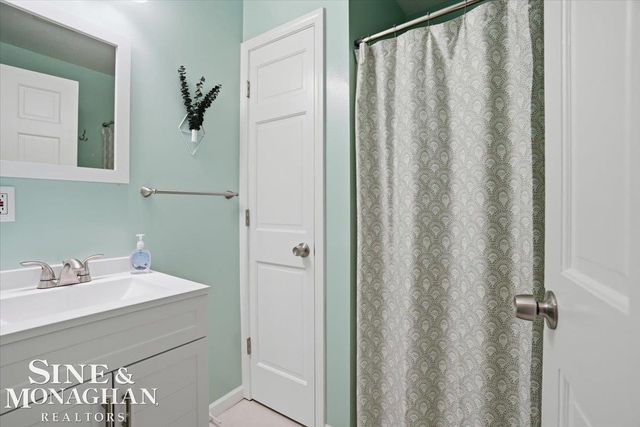 9201 Lambs Road, Wales, MI 48027