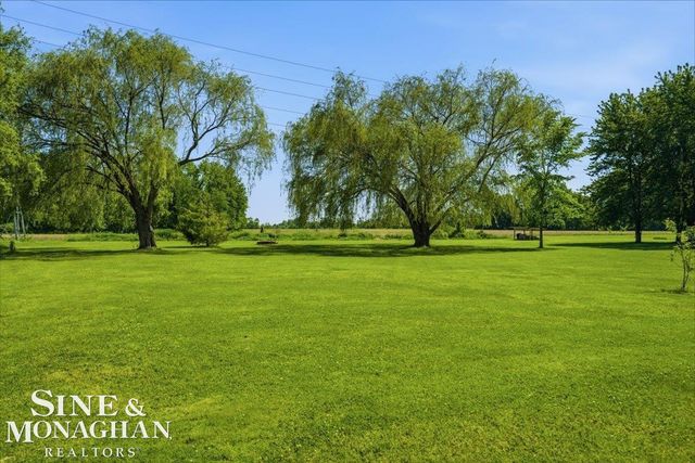 9201 Lambs Road, Wales, MI 48027