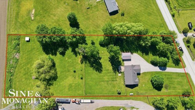9201 Lambs Road, Wales, MI 48027