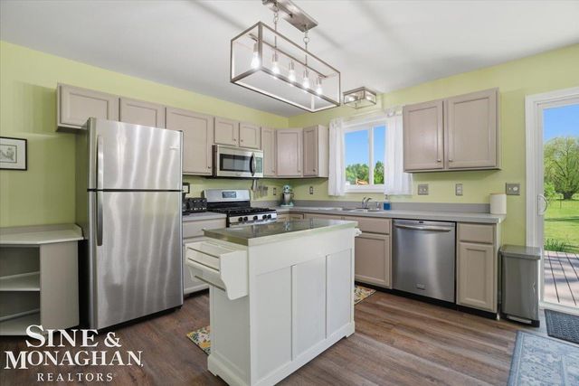 9201 Lambs Road, Wales, MI 48027