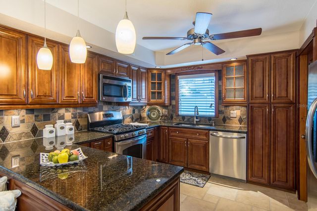 542 59TH WAY S, St Petersburg, FL 33707
