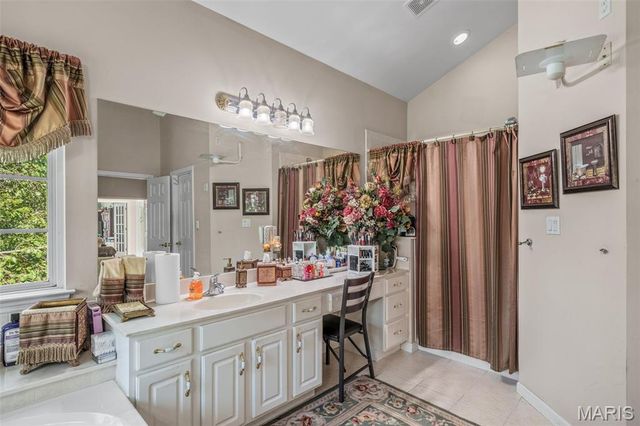 16757 Benton Taylor Drive, Chesterfield, MO 63005