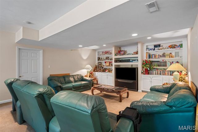 16757 Benton Taylor Drive, Chesterfield, MO 63005