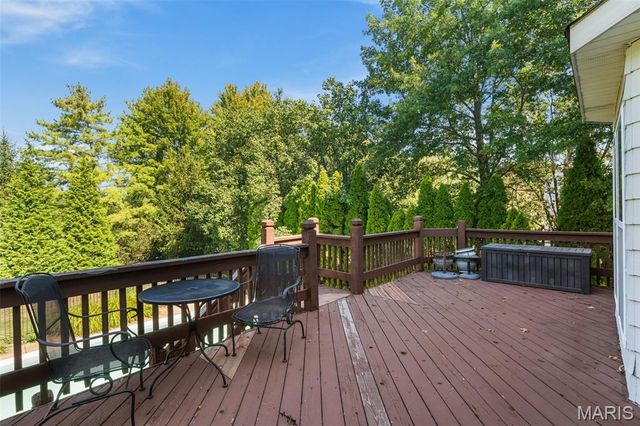 16757 Benton Taylor Drive, Chesterfield, MO 63005