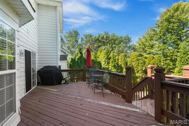 16757 Benton Taylor Drive, Chesterfield, MO 63005