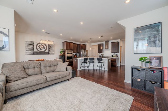 483 Watercress Drive, Aurora, IL 60504