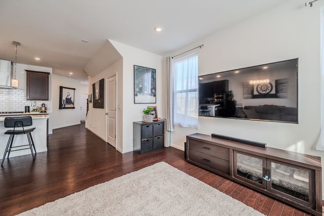 483 Watercress Drive, Aurora, IL 60504