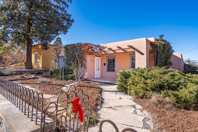 900 Gildersleeve Street, Santa Fe, NM 87505