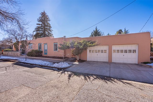 900 Gildersleeve Street, Santa Fe, NM 87505