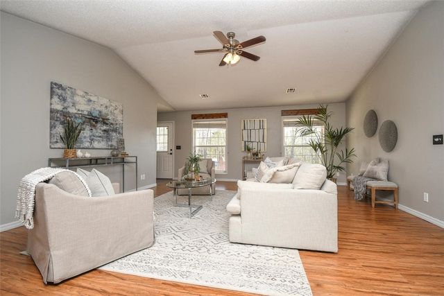 1 Hartlepool Drive, Bella Vista, AR 72715