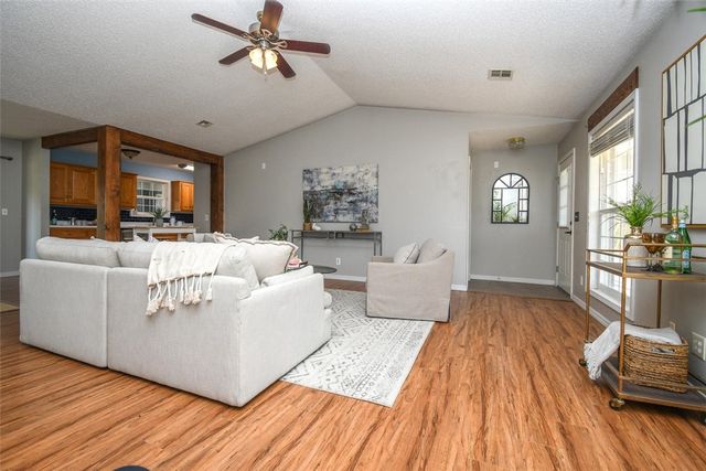 1 Hartlepool Drive, Bella Vista, AR 72715