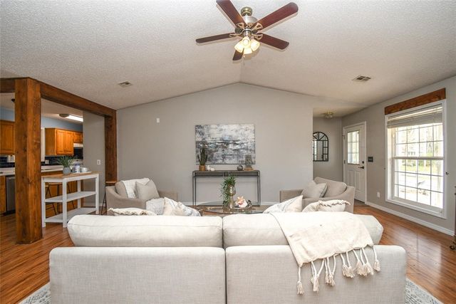 1 Hartlepool Drive, Bella Vista, AR 72715