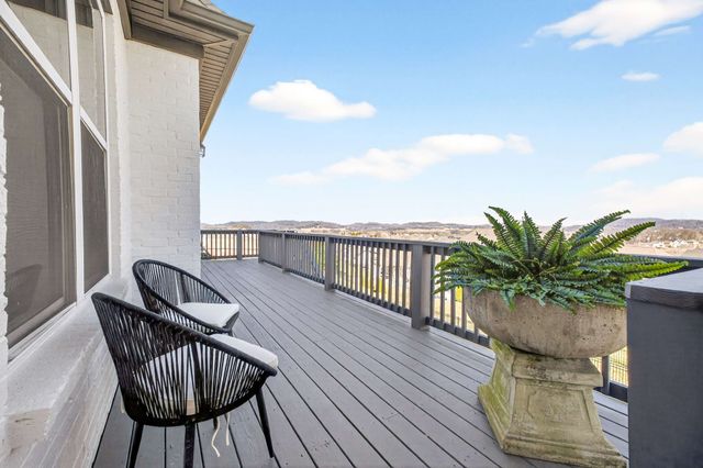 2340 Coppergate Way, Thompsons Station, TN 37179