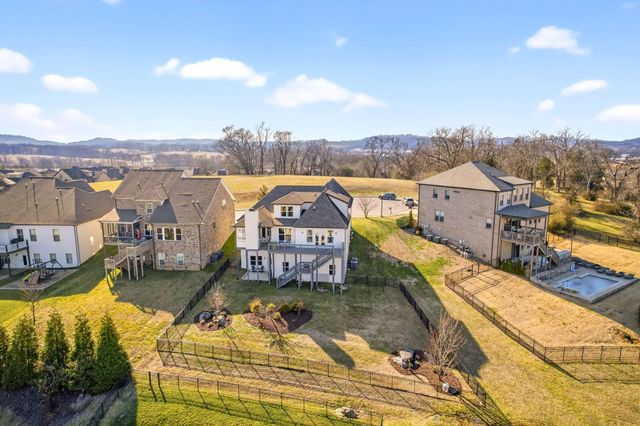 2340 Coppergate Way, Thompsons Station, TN 37179