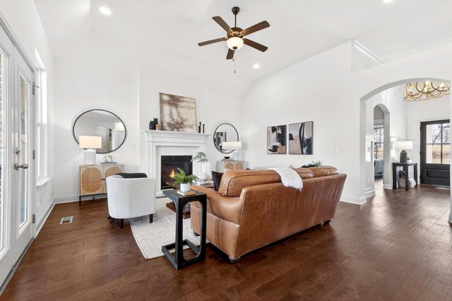 2340 Coppergate Way, Thompsons Station, TN 37179