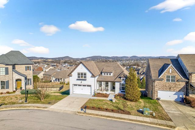 2340 Coppergate Way, Thompsons Station, TN 37179