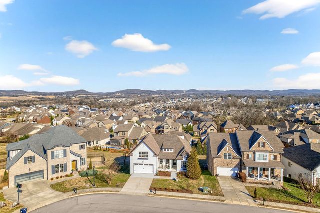 2340 Coppergate Way, Thompsons Station, TN 37179