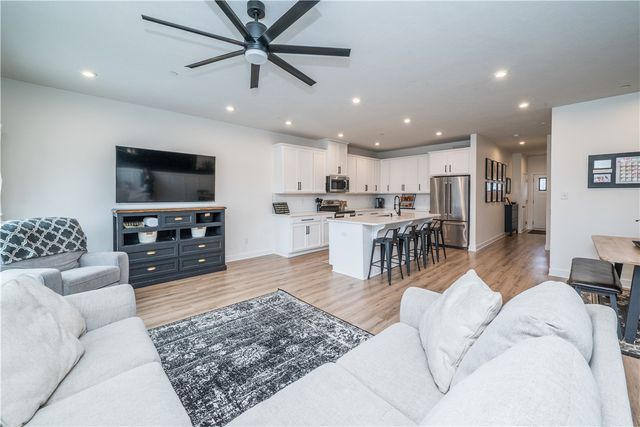 143 Providence Way, Whitehall, PA 15234