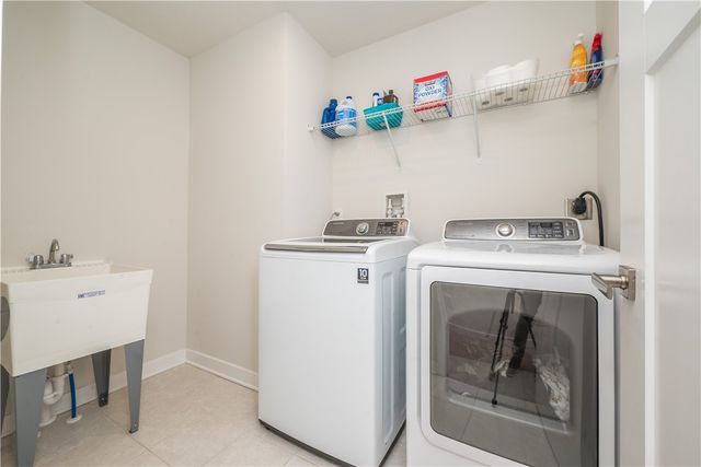 143 Providence Way, Whitehall, PA 15234