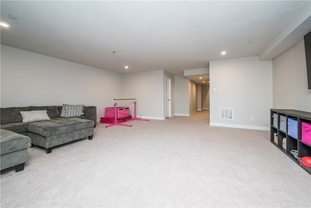 143 Providence Way, Whitehall, PA 15234