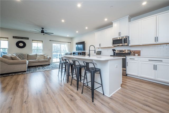 143 Providence Way, Whitehall, PA 15234