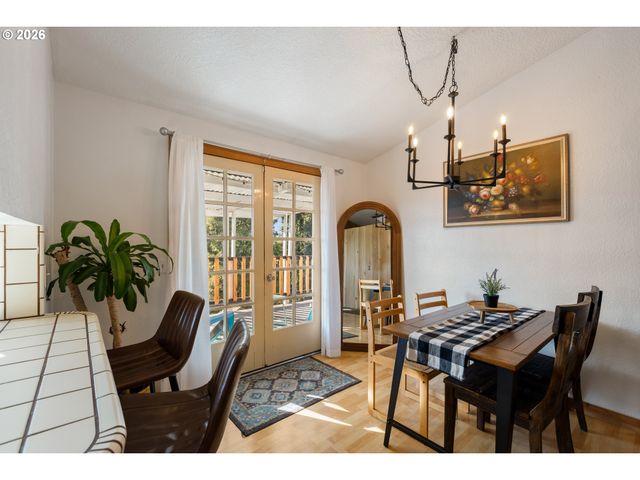 930 PRESCOTT Ln, Springfield, OR 97477