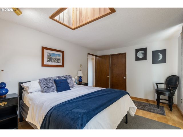 930 PRESCOTT Ln, Springfield, OR 97477