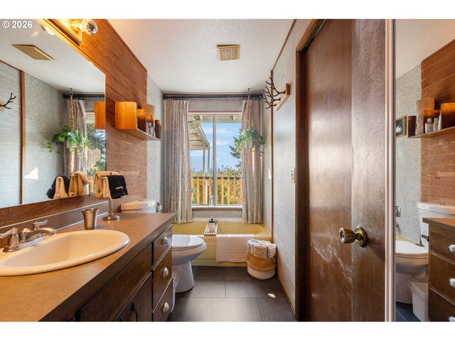 930 PRESCOTT Ln, Springfield, OR 97477