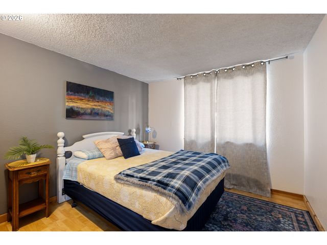 930 PRESCOTT Ln, Springfield, OR 97477