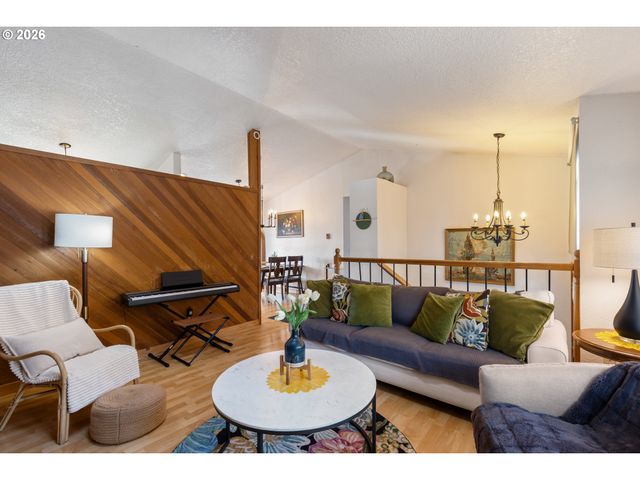 930 PRESCOTT Ln, Springfield, OR 97477