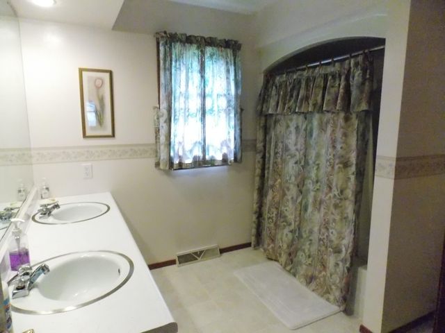 613 Dogwood Drive, Trail Creek, IN 46360