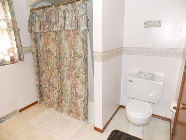613 Dogwood Drive, Trail Creek, IN 46360