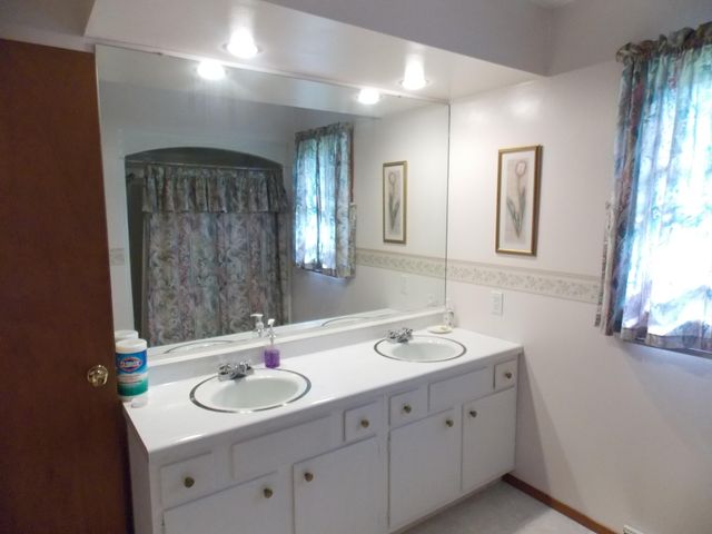 613 Dogwood Drive, Trail Creek, IN 46360