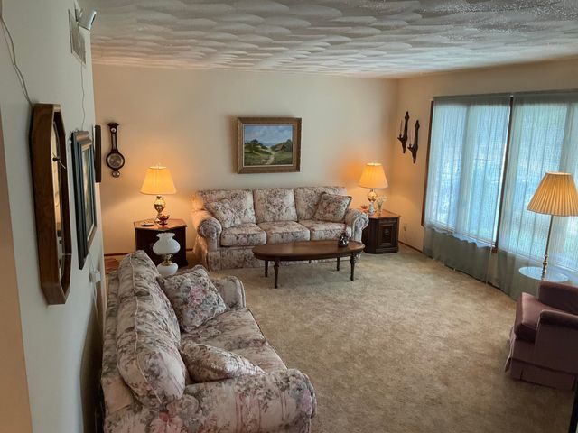 613 Dogwood Drive, Trail Creek, IN 46360