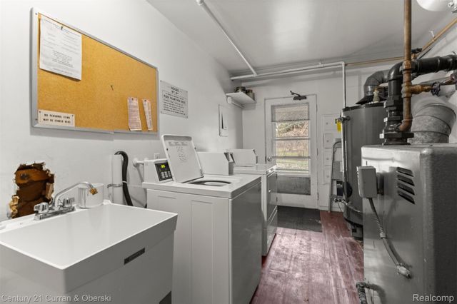 2714 W 13 Mile Road, Royal Oak, MI 48073