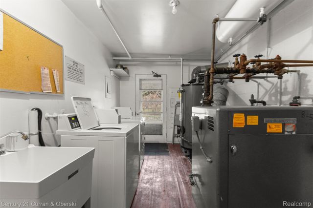 2714 W 13 Mile Road, Royal Oak, MI 48073