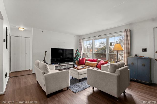 2714 W 13 Mile Road, Royal Oak, MI 48073