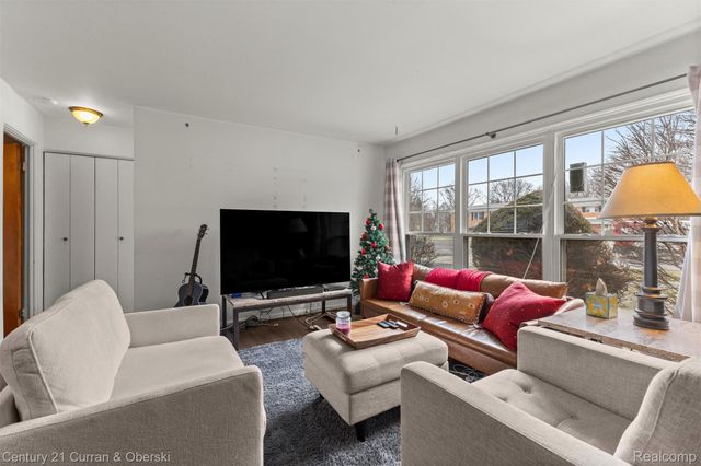 2714 W 13 Mile Road, Royal Oak, MI 48073