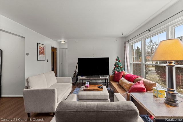 2714 W 13 Mile Road, Royal Oak, MI 48073