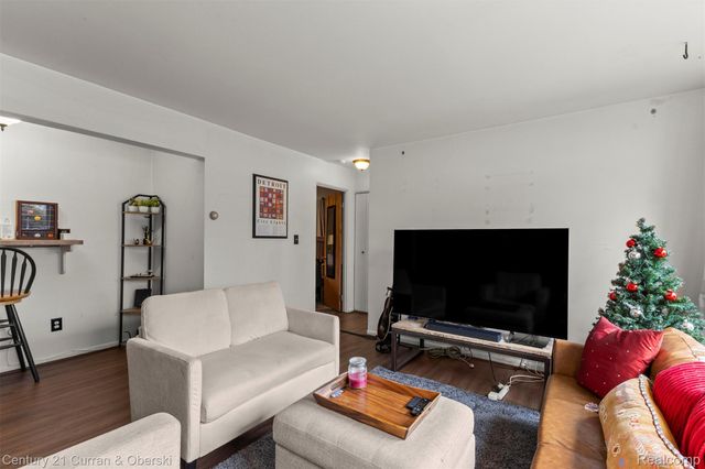 2714 W 13 Mile Road, Royal Oak, MI 48073