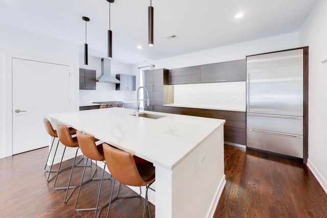 1727 N Winnebago Avenue, Chicago, IL 60647