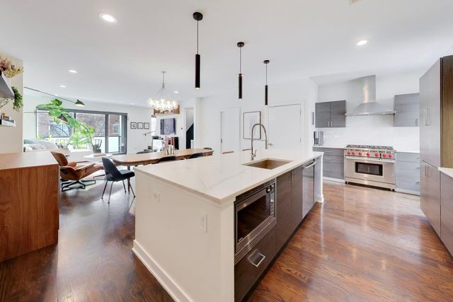 1727 N Winnebago Avenue, Chicago, IL 60647