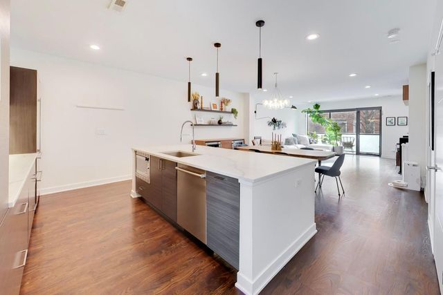 1727 N Winnebago Avenue, Chicago, IL 60647