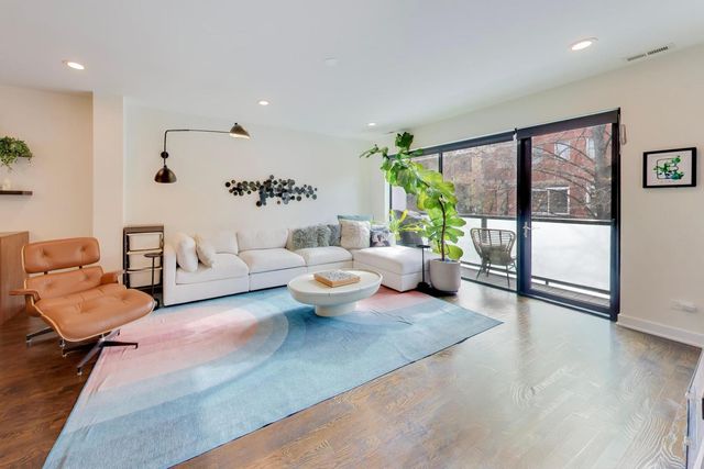 1727 N Winnebago Avenue, Chicago, IL 60647