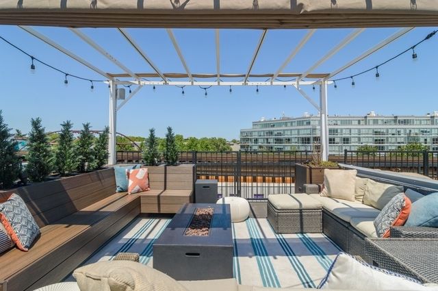 1727 N Winnebago Avenue, Chicago, IL 60647