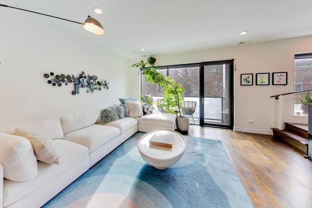 1727 N Winnebago Avenue, Chicago, IL 60647