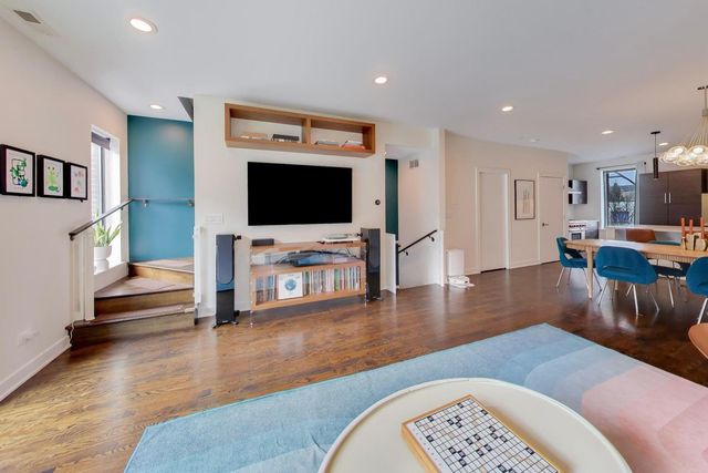 1727 N Winnebago Avenue, Chicago, IL 60647